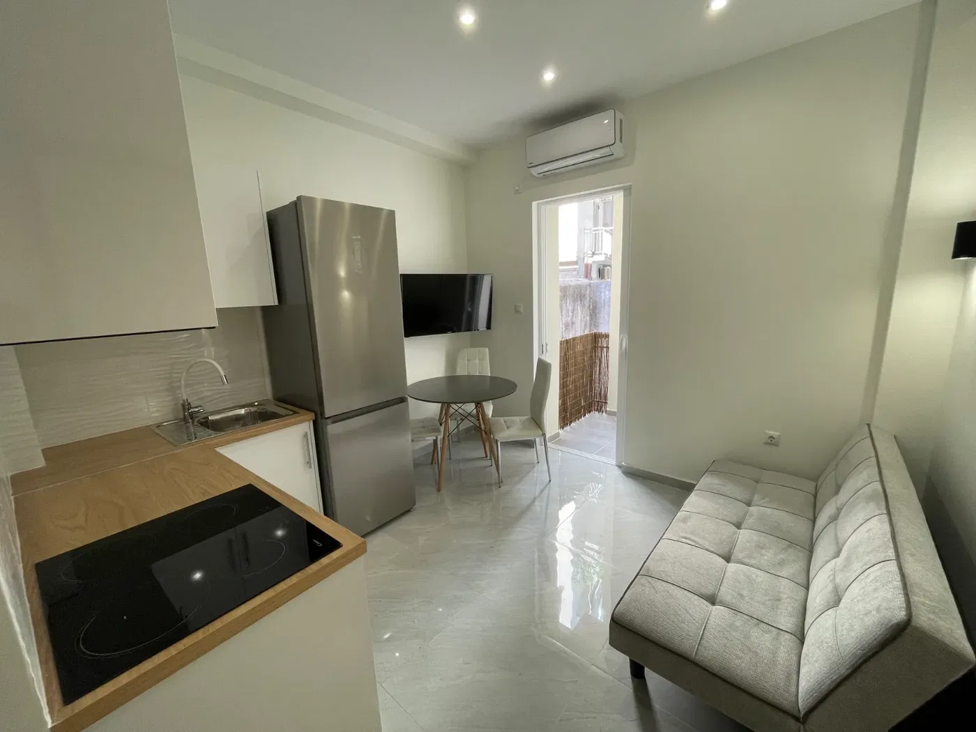 Renovated 25 m² Apartment with One Bedrooms for Sale in Kolonos - Kolokinthous, Athens Center
