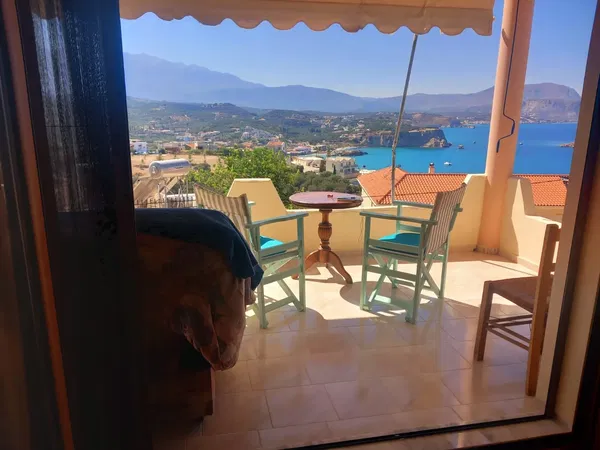 Two-Bedroom Renovated Apartment for Sale in Plaka Apokoronas, Apokoronas