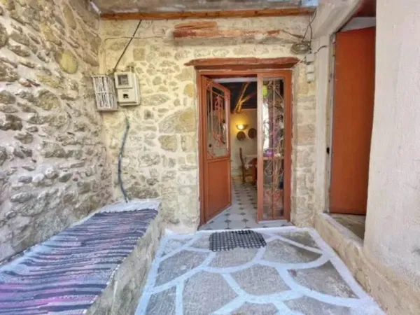 Renovated Two-Bedroom Villa for Sale in Agia Triada Arkadiou, Rethymnon — photo 4