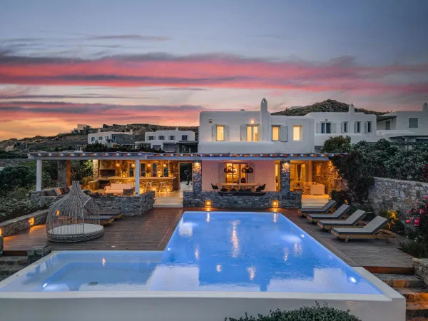 Sea-View 188 m² Villa with Five Bedrooms for Sale in Mykonos, Cyclades — photo 3