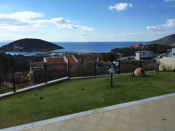 Sea View 550 m² Villa with Five Bedrooms for Sale in Anavyssos, Attica — photo 2