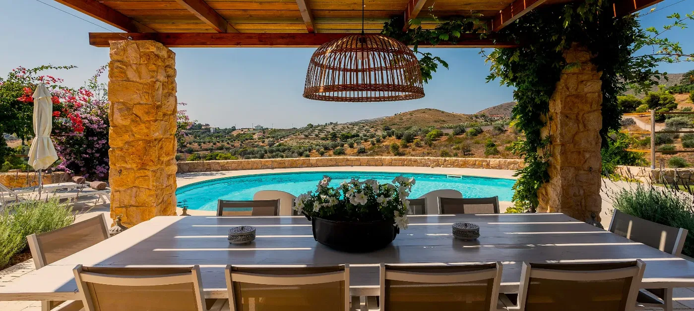 400 m² Four-Bedroom Villa for Sale in Anavyssos, Attica