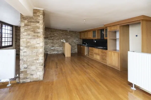 129 m² Renovated Three-Bedroom Apartment for Sale in Palaio Faliro, Athens Southern suburbs — photo 2