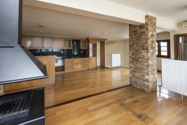 129 m² Renovated Three-Bedroom Apartment for Sale in Palaio Faliro, Athens Southern suburbs — photo 3