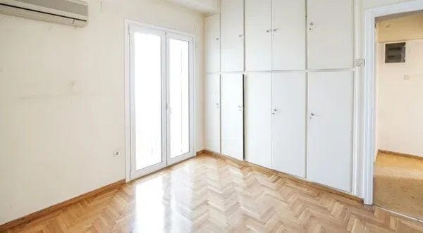 55 m² One-Bedroom Apartment for Sale in Attikis Square Athens, Athens Center — photo 5
