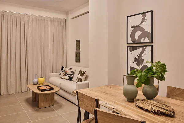 Renovated Three-Bedroom Apartment for Sale in Omonoia, Athens Center — photo 4