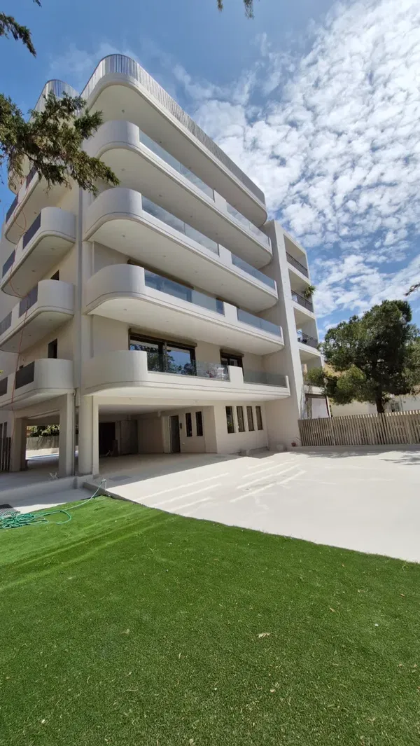 Sea View 135 m² Apartment with Three Bedrooms for Sale in Voula, Athens Southern suburbs — photo 2