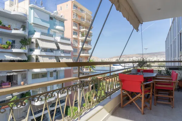 83 m² Renovated Two-Bedroom Apartment for Sale in Piraeus, Piraeus Suburbs — photo 3