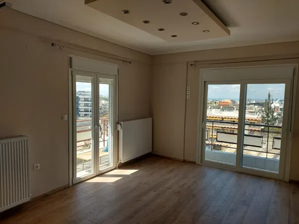 Sea View Two-Bedroom Apartment for Sale in Charilaou, Thessaloniki Center — photo 3
