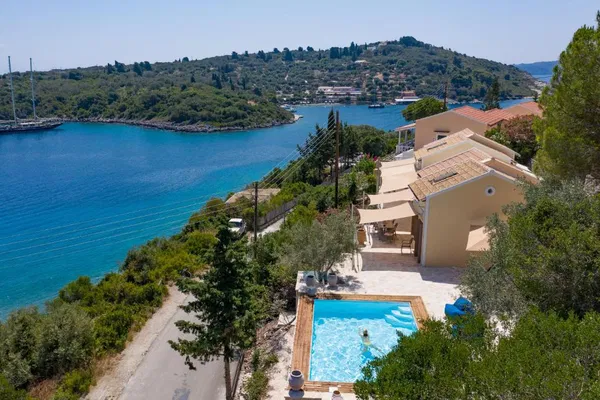 Renovated Four-Bedroom Villa for Sale in Paxoi Corfu, Corfu — photo 4