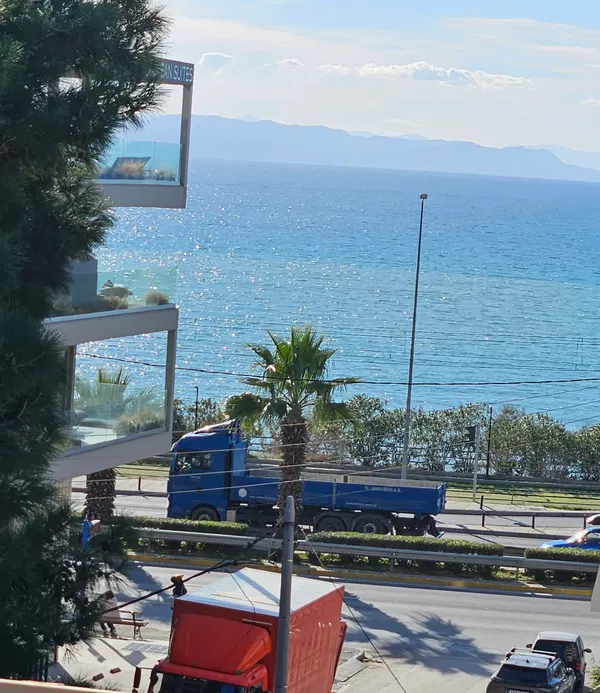 120 m² Sea-View Three-Bedroom Apartment for Sale in Alimos, Athens Southern suburbs — photo 5