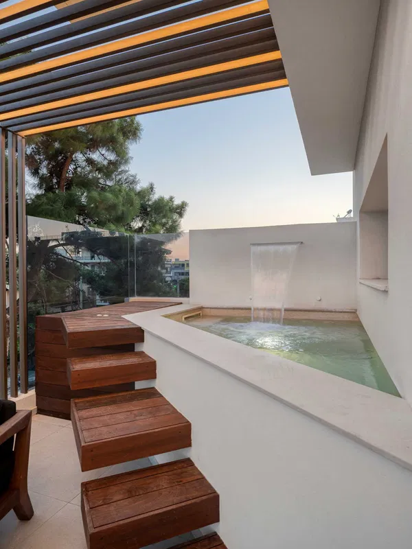 Sea-View 185 m² Apartment with Three Bedrooms for Sale in Glyfada, Athens Southern suburbs — photo 4