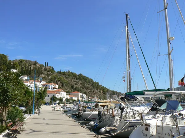 Renovated 52 m² Apartment with One Bedrooms for Sale in Poros, Argosaronikos islands — photo 3