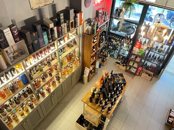 Renovated Commercial Space for Sale in Koukaki - Makrigianni, Athens Center