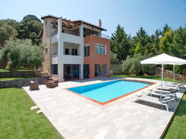 Sea-View Three-Bedroom Villa for Sale in Filippos, Apokoronas