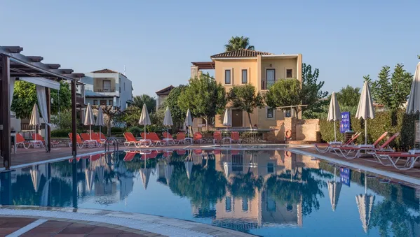 Sea View Hotel for Sale in Gerani, Platanias — photo 2