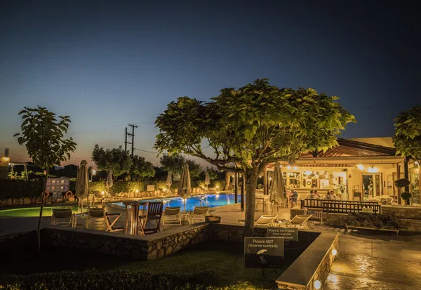 Sea View Hotel for Sale in Gerani, Platanias — photo 5