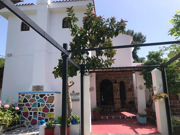 250 m² Three-Bedroom Villa for Sale in Rhodes, Dodecanese Islands — photo 2