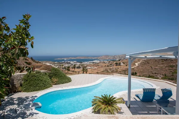 Two-Bedroom Sea View Villa for Sale in Paros, Cyclades — photo 2