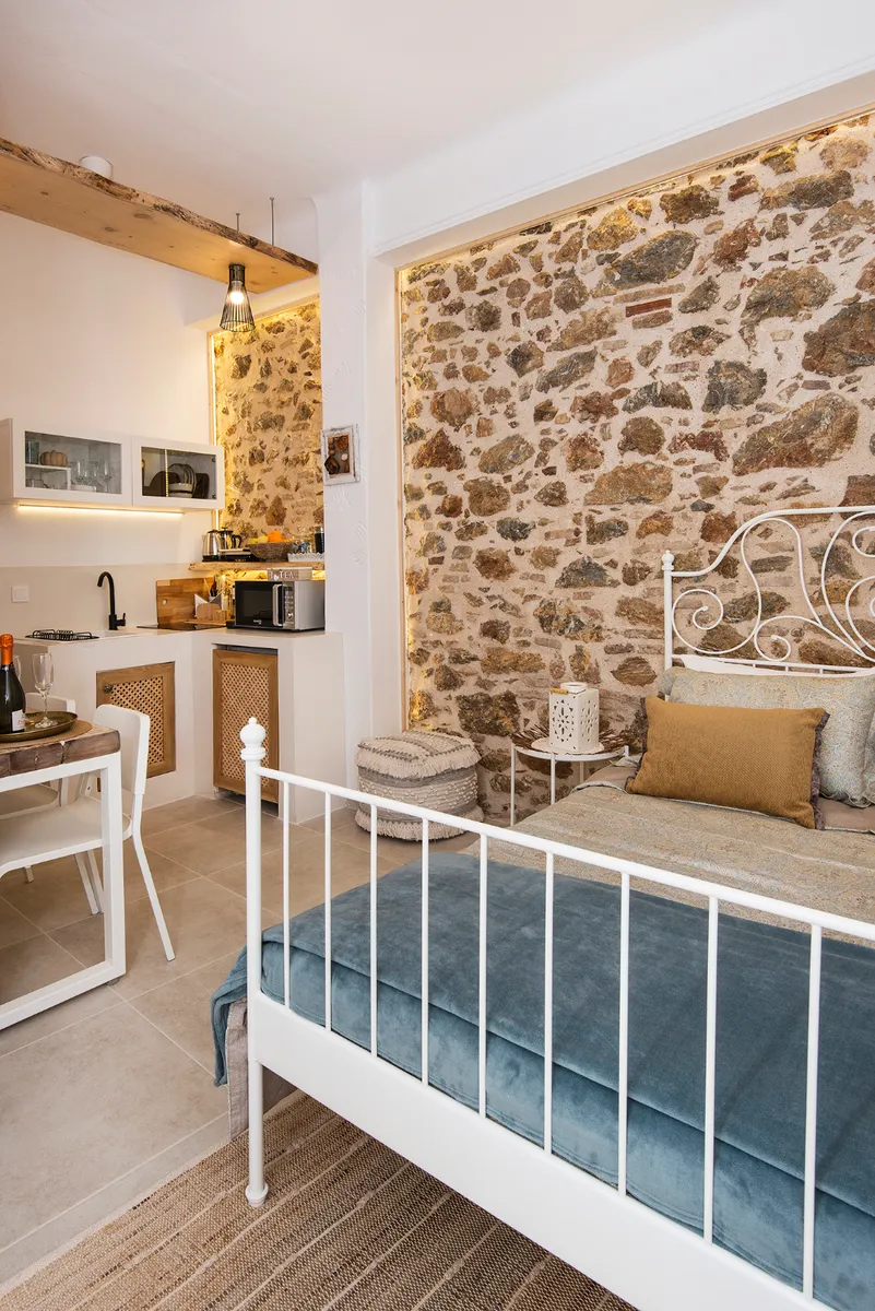 54 m² Two-Bedroom Apartment for Sale in Keramikos, Athens Center