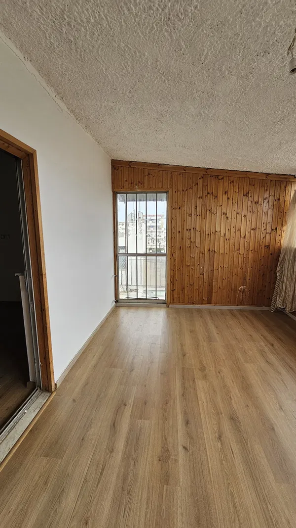 140 m² Renovated Three-Bedroom Apartment for Sale in Patision - Acharnon, Athens Center