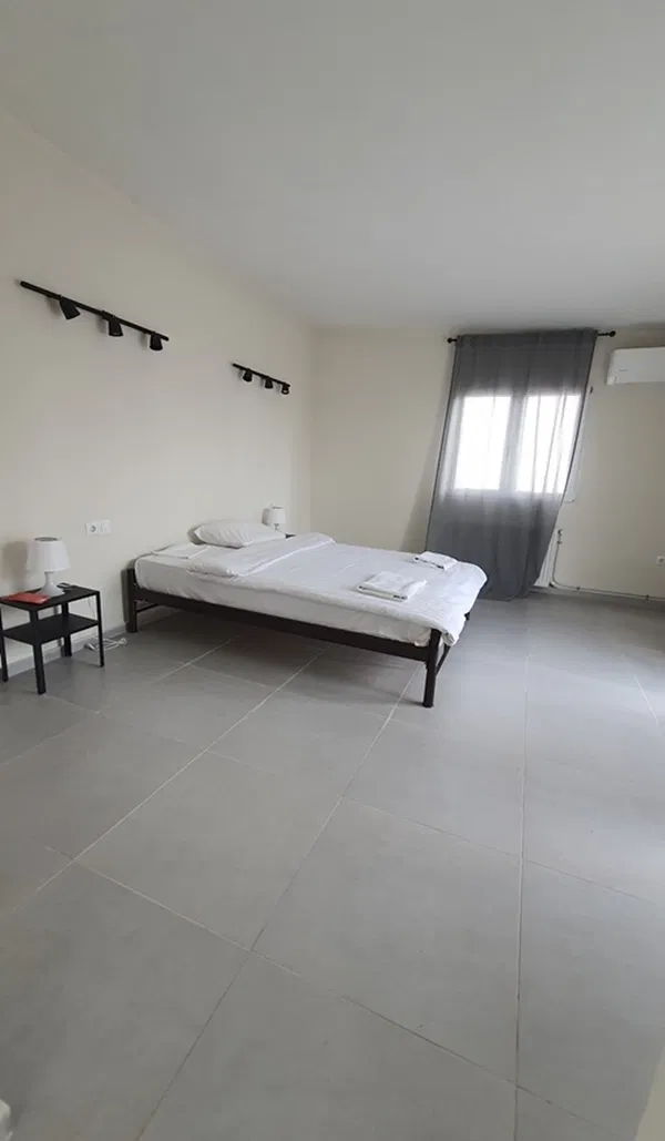 20 m² One-Bedroom Renovated Apartment for Sale in Gyzi - Pedion Areos, Athens Center — photo 2