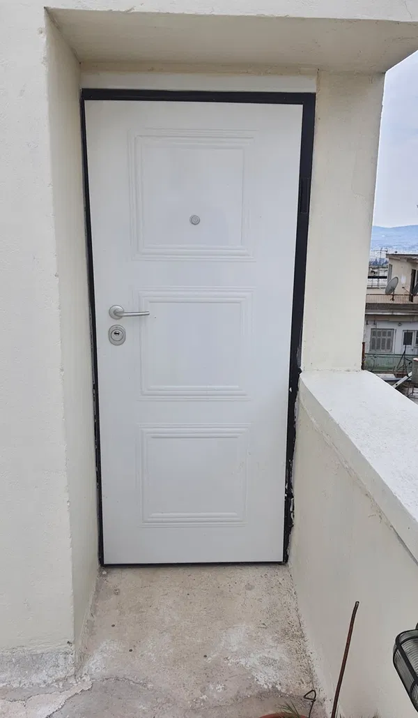Renovated One-Bedroom Apartment for Sale in Gyzi - Pedion Areos, Athens Center — photo 4