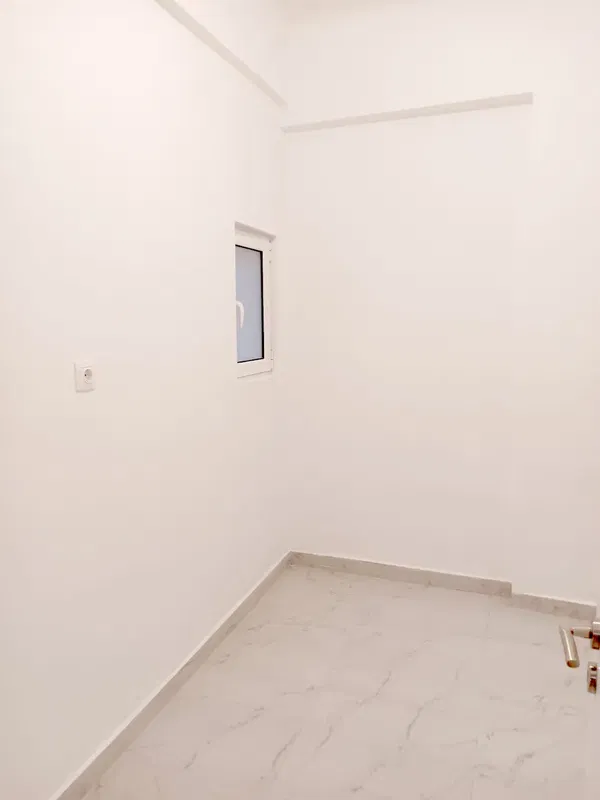 Renovated 71 m² Apartment with Two Bedrooms for Sale in Piraeus, Piraeus Suburbs — photo 3