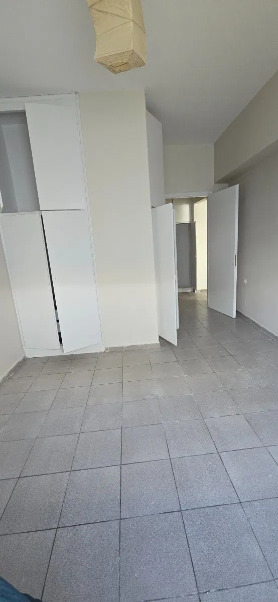 Renovated 49 m² Apartment with One Bedrooms for Sale in Piraeus, Piraeus Suburbs — photo 3