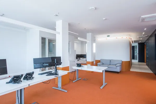 426 m² Commercial Space for Sale in Piraeus, Piraeus Suburbs — photo 3
