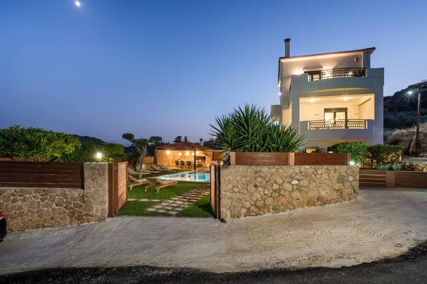 Sea View 168 m² Villa with Three Bedrooms for Sale in Afrata, Platanias — photo 3