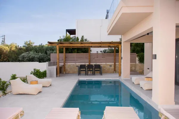 Sea View 160 m² Villa with Four Bedrooms for Sale in Kolymbari, Platanias — photo 5