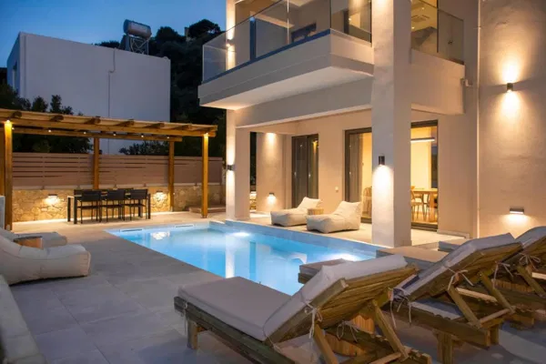 Sea View 160 m² Villa with Four Bedrooms for Sale in Kolymbari, Platanias — photo 3