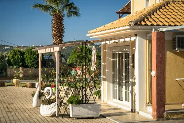 Sea View Eight-Bedroom Villa for Sale in Argostoli, Kefalonia — photo 4
