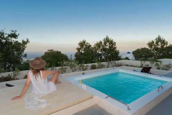 Sea-View 186 m² Villa with Five Bedrooms for Sale in Imerovigli, Santorini — photo 5