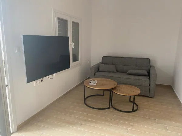 53 m² Renovated Two-Bedroom Apartment for Sale in Zografou, Athens Center — photo 4