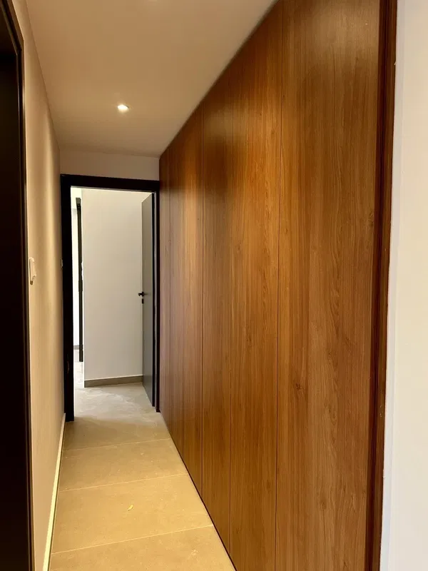 71 m² Two-Bedroom Renovated Apartment for Sale in Voula, Athens Southern suburbs — photo 5