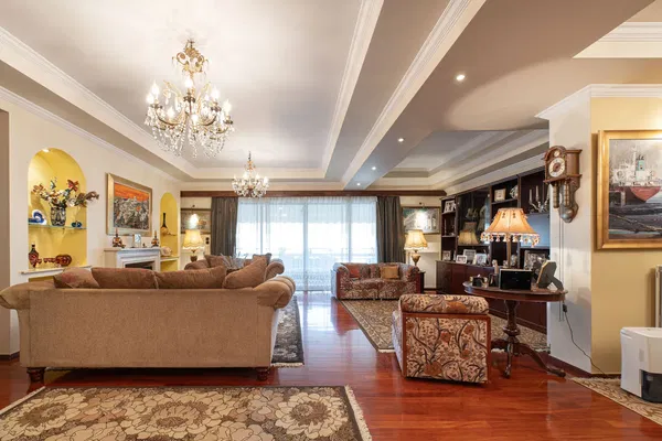 211 m² Three-Bedroom Renovated Apartment for Sale in Glyfada, Athens Southern suburbs — photo 3