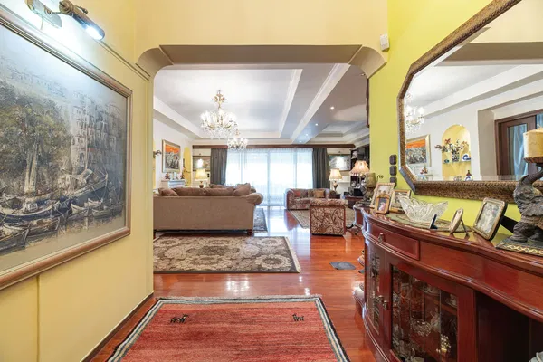 211 m² Three-Bedroom Renovated Apartment for Sale in Glyfada, Athens Southern suburbs — photo 2