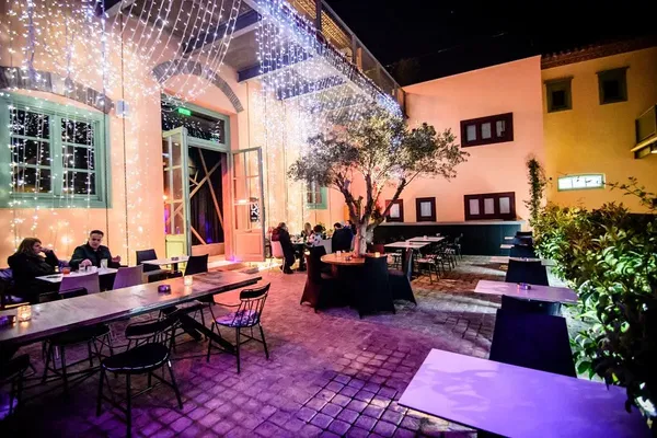710 m² Renovated Commercial Space for Rent in Athens Historical Center, Athens Center — photo 3