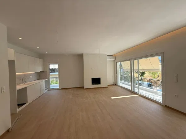 Three-Bedroom Renovated Apartment for Rent in Alimos, Athens Southern suburbs