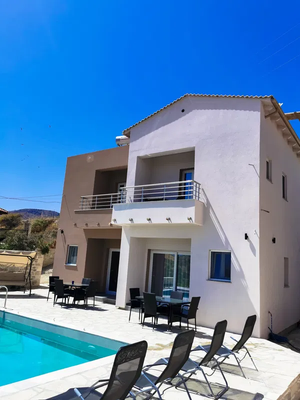 130 m² Villa with Four Bedrooms for Sale in Tympaki, Faistos — photo 5