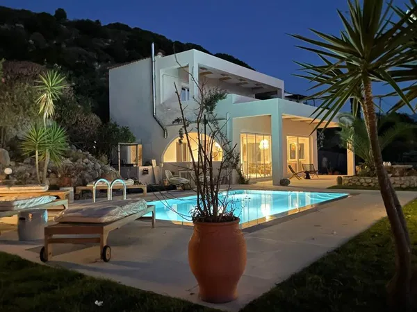 Sea-View 130 m² Villa with Three Bedrooms for Sale in Plaka Apokoronas, Apokoronas — photo 4
