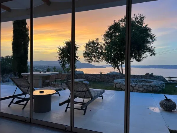 Sea-View 130 m² Villa with Three Bedrooms for Sale in Plaka Apokoronas, Apokoronas — photo 2