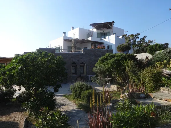 Sea View 368 m² Villa with Five Bedrooms for Sale in Kythnos, Cyclades — photo 3