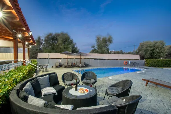 250 m² Villa with Five Bedrooms for Sale in Rhodes, Dodecanese Islands — photo 3