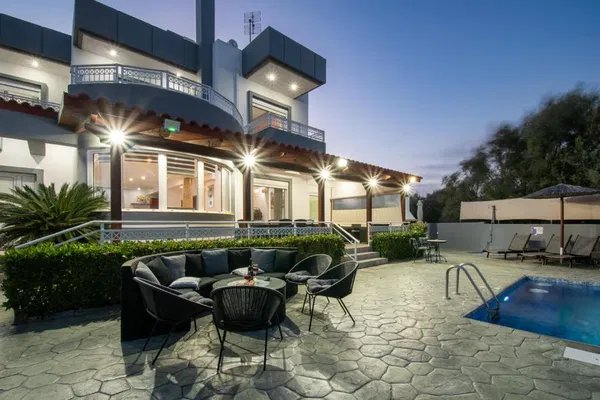 250 m² Villa with Five Bedrooms for Sale in Rhodes, Dodecanese Islands