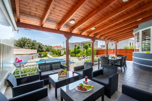 250 m² Villa with Five Bedrooms for Sale in Rhodes, Dodecanese Islands — photo 4
