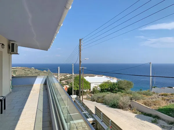 Sea-View 150 m² Villa with Four Bedrooms for Sale in Keratea, Attica — photo 2