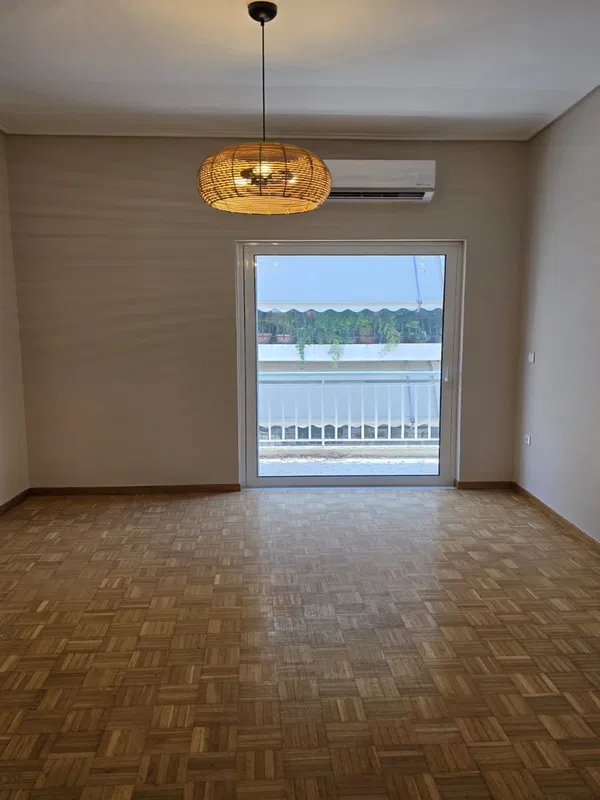 Renovated 103 m² Apartment with Three Bedrooms for Sale in Vyronas, Athens Eastern Suburbs — photo 4
